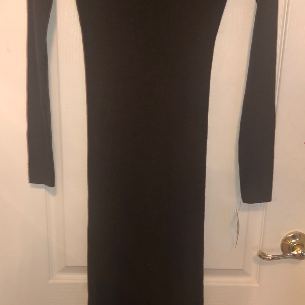 Dress - Picture 4 of 5